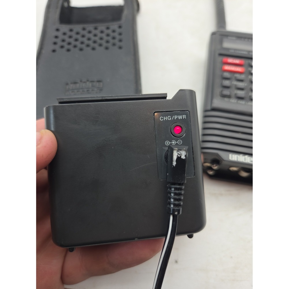 Uniden Bearcat Scanner BC100XLT W/ Case and Power Cord - Screen Issue WORK NOTES - Picture 5 of 10